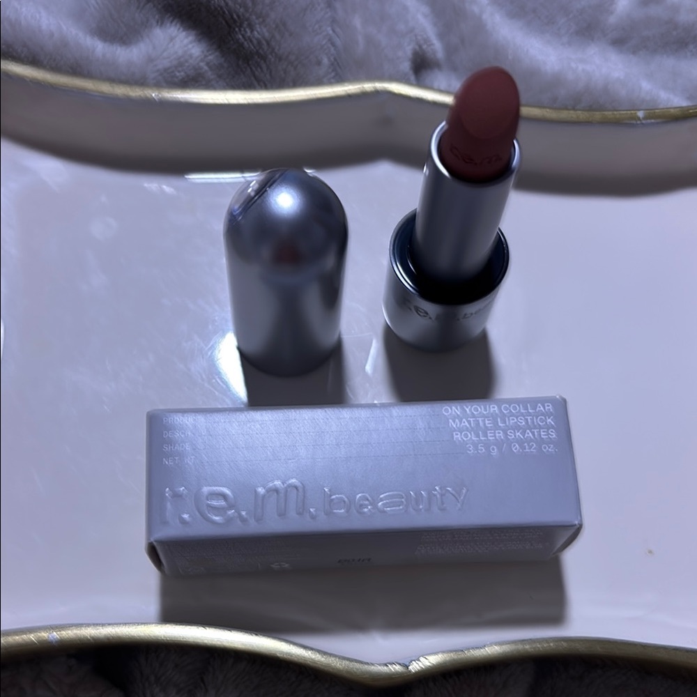 R.E.M. BEAUTY Rose Pink Lipstick … NEVER USED… New In Box